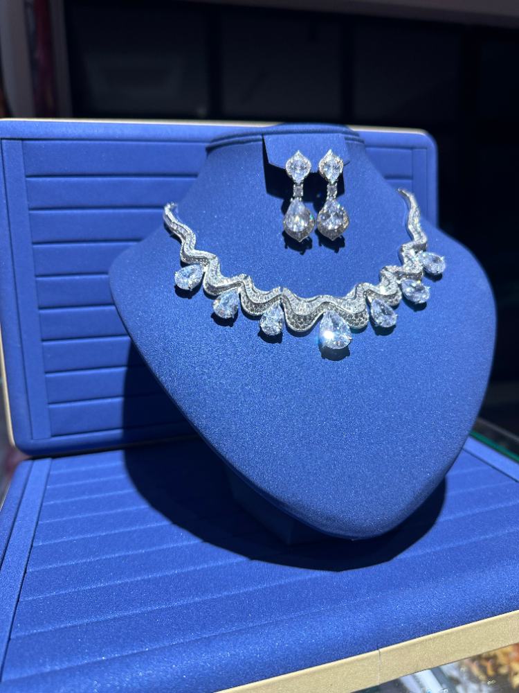 Amora Crystal