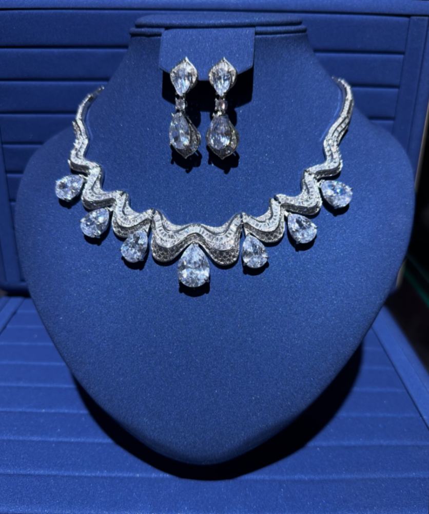 Amora Crystal
